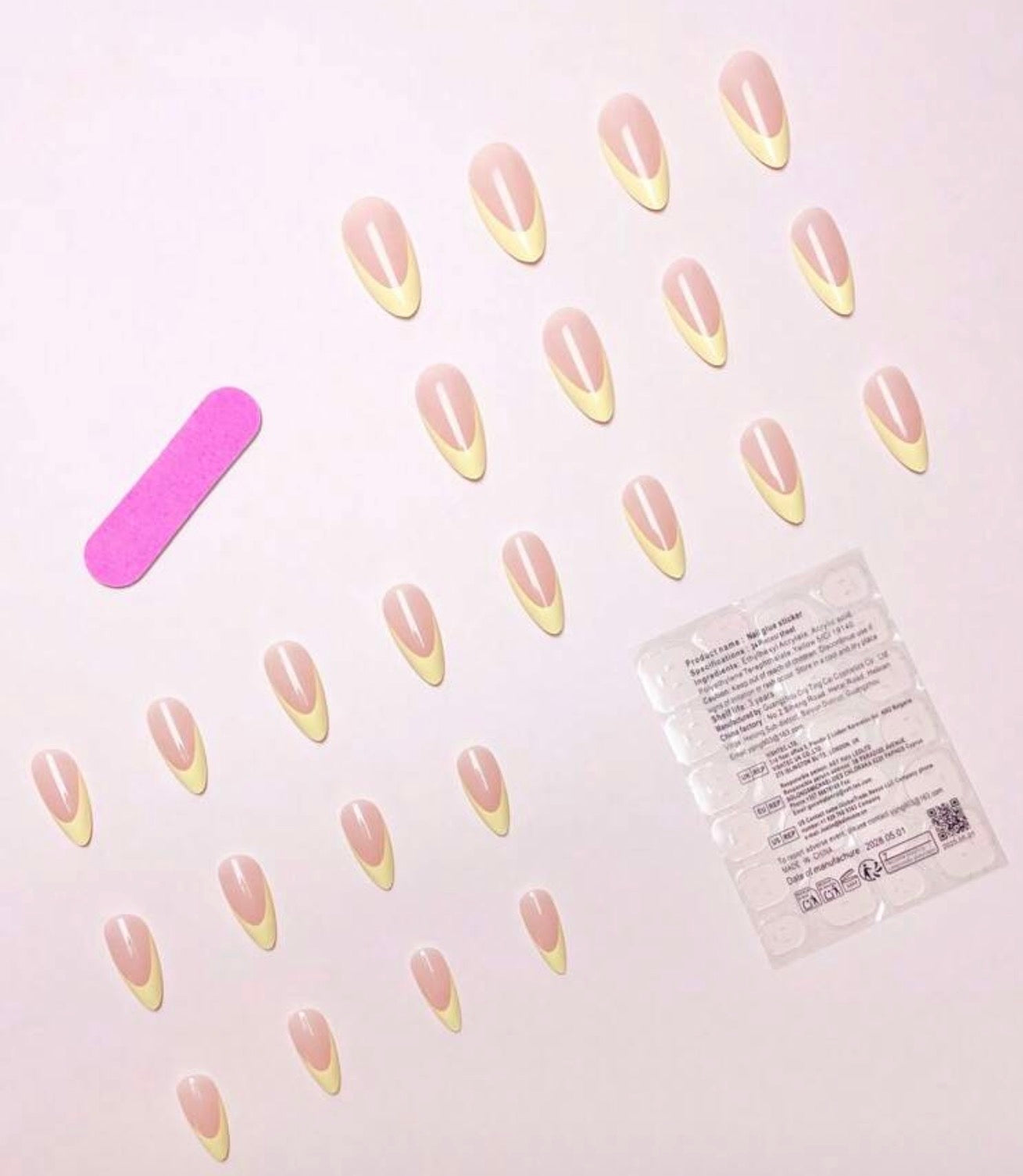 Luxury 24Pcs Minimalist Almond Shaped Yellow Press-On Nail Design For Enhancing Your Looks, Suitable For Parties, Dates And Everyday Wear.